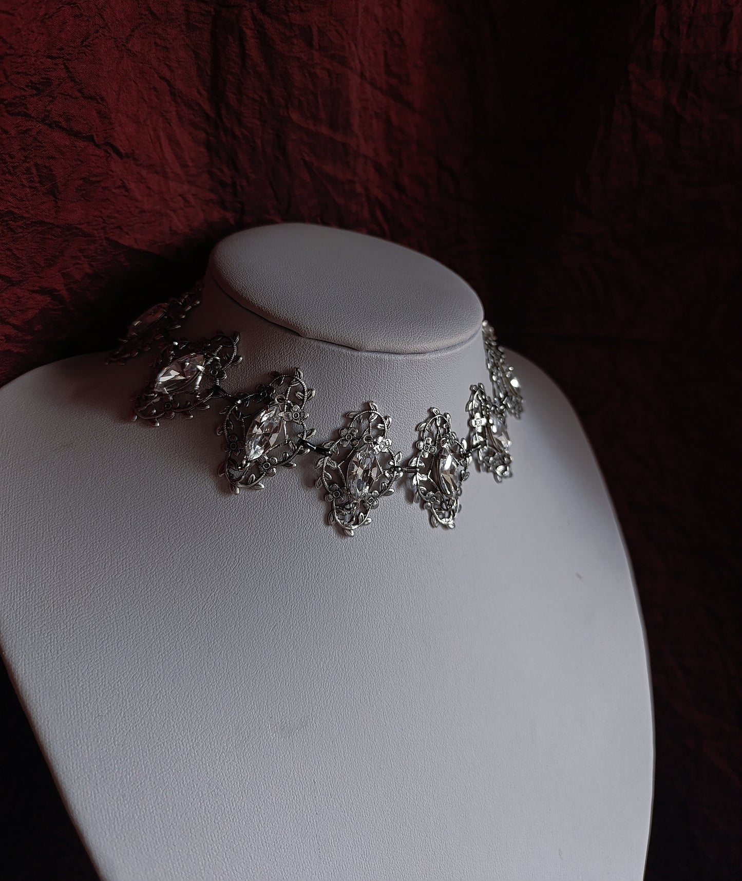 Silver Leaves Choker