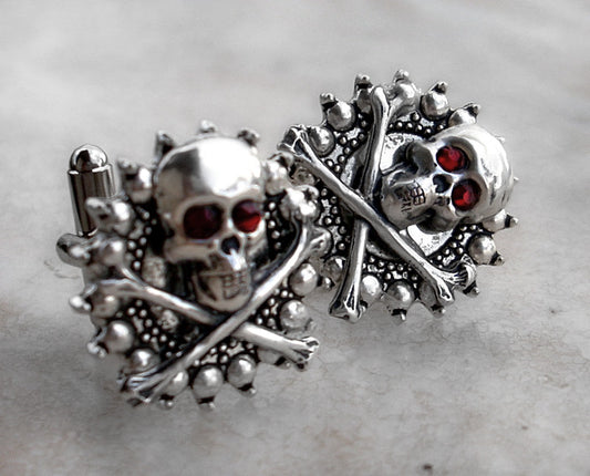 Skull and Bones Cufflinks - Aranwen's Jewelry
- 2