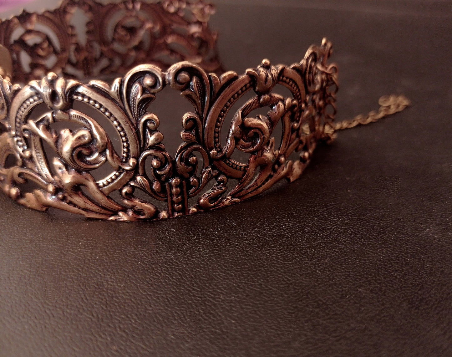 Brass Victorian choker with round crystal