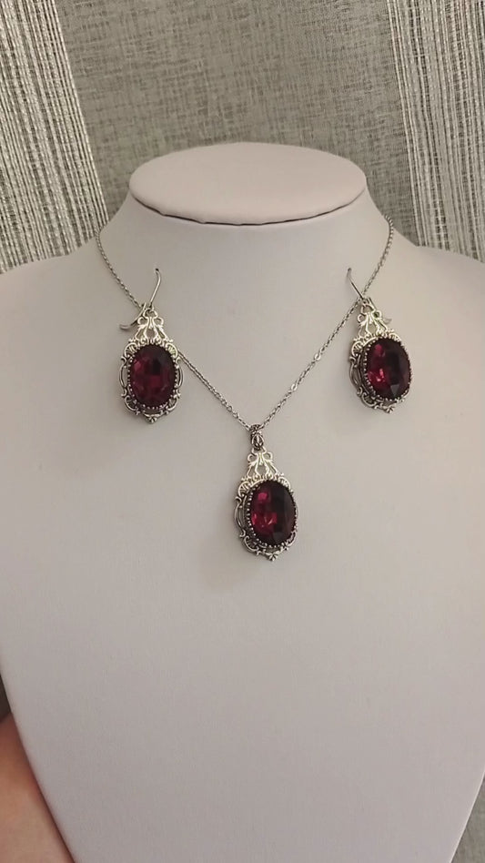 Burgundy Set of Necklace and Earrings