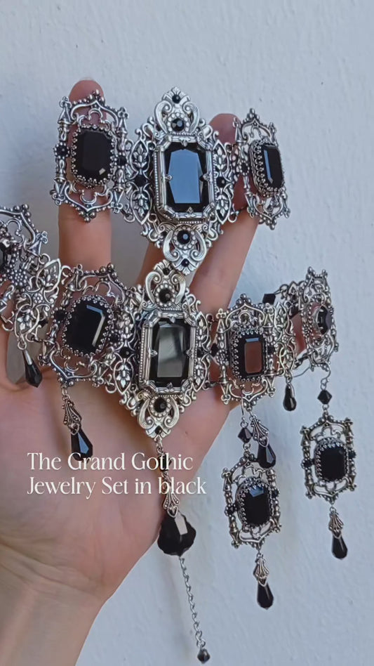 Grand Gothic Choker and Earrings Set