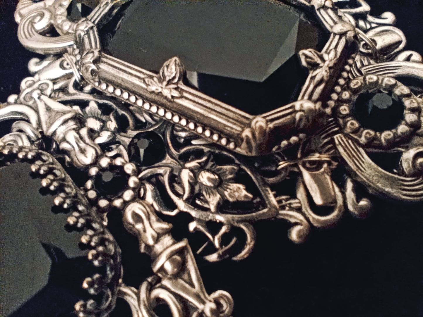 Grand Gothic Choker