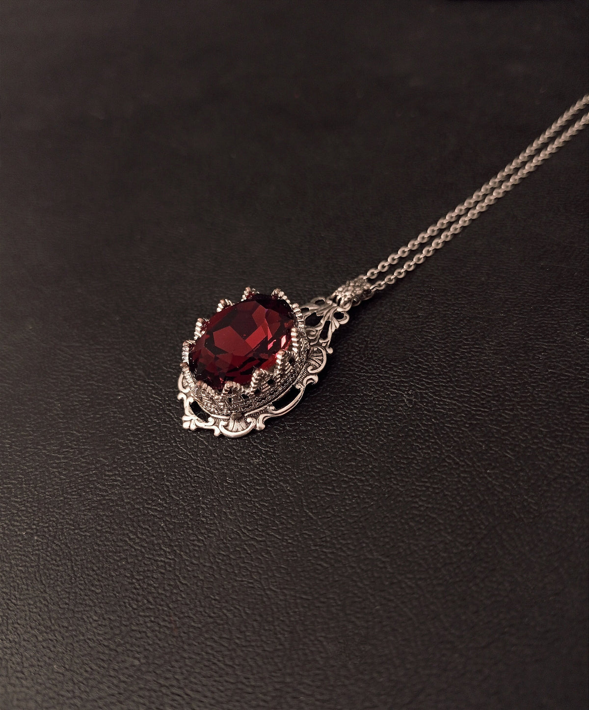 Burgundy Set of Necklace and Earrings
