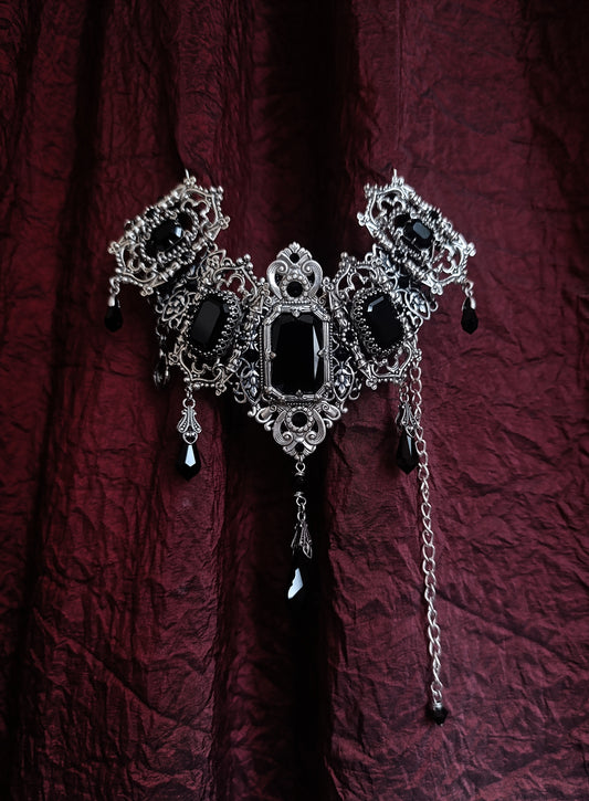 Grand Gothic Choker