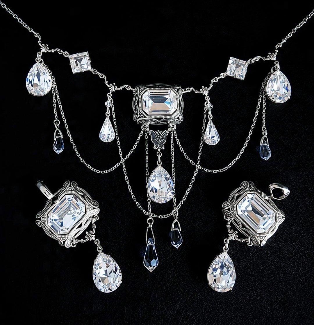 Clear crystal fantasy necklace