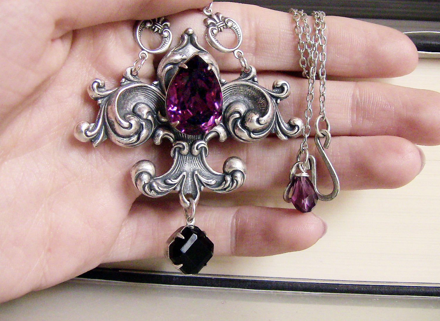 Purple and Black Bead Necklace – Phuljhadi